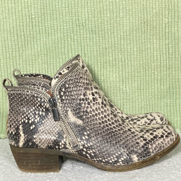 Lucky Brand Womens Leather Black/Cream Snake Print Side Zip Ankle Boots Sz 6.5 - Picture 1 of 13